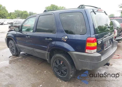 2004 Ford Escape Xls z USA, uszkodzony, nr VIN 1FMYU92104DA07171